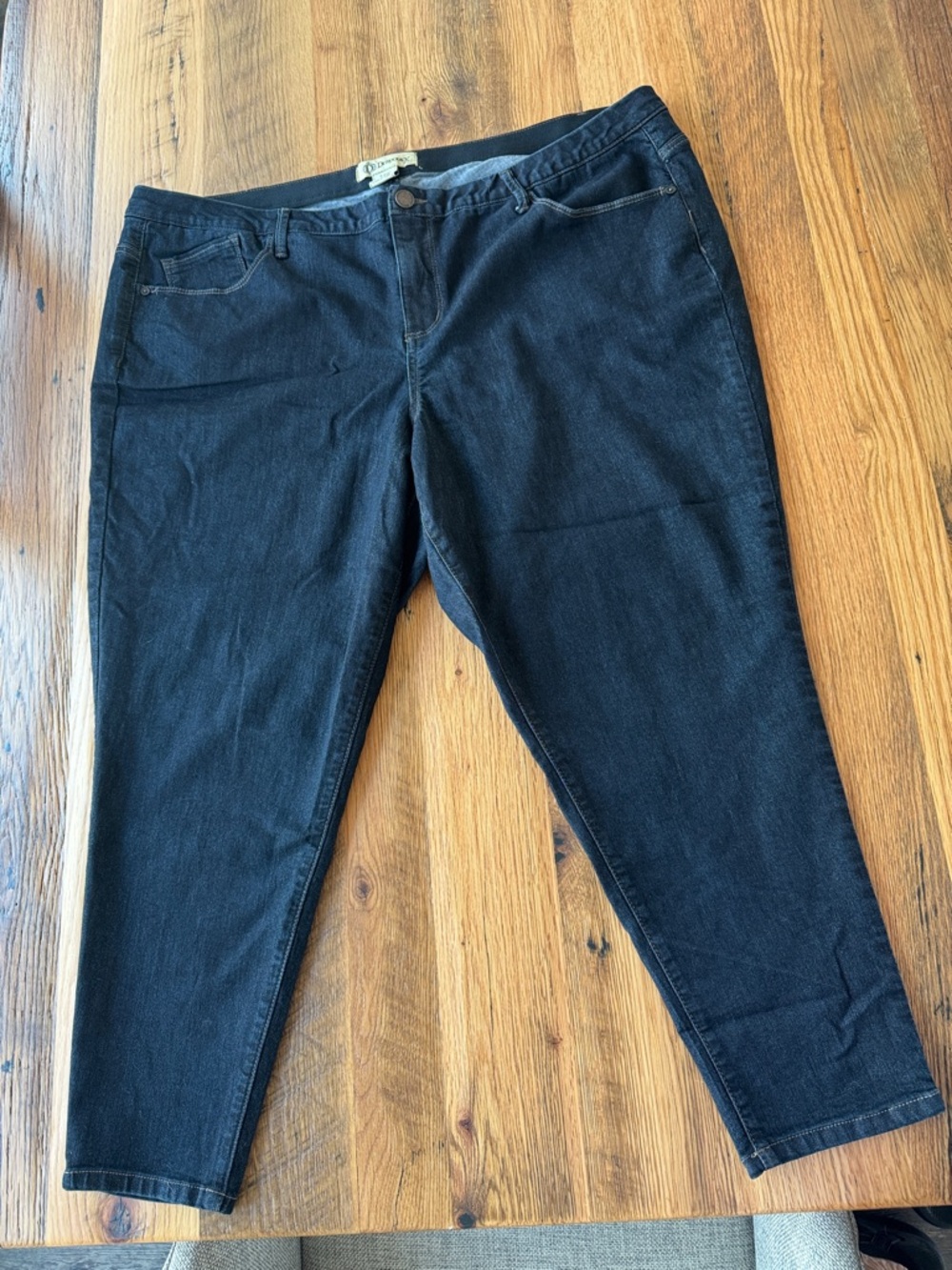 Women's Dark Wash Stretch Jeans